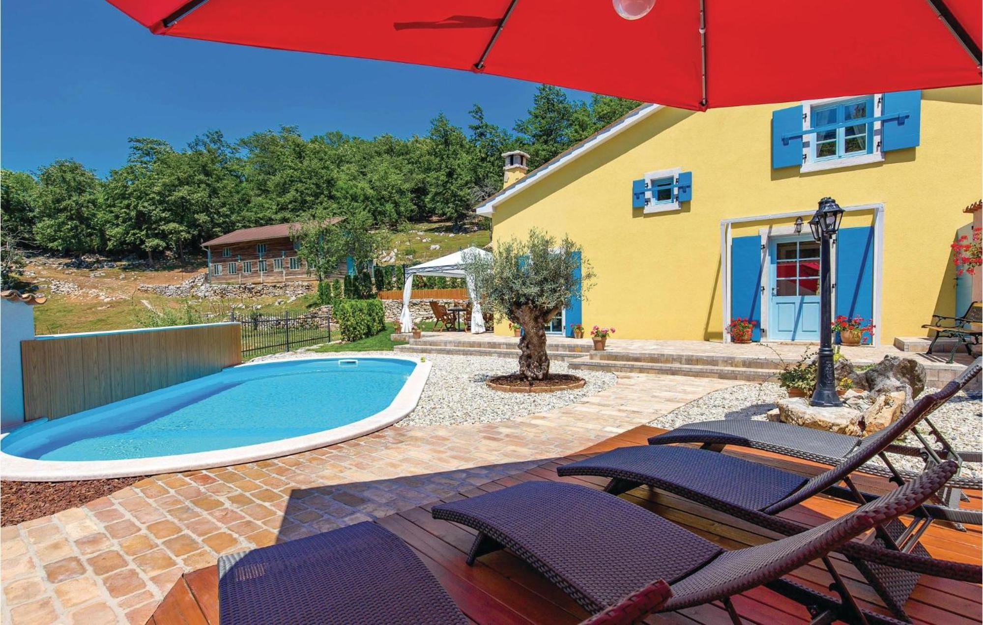 Stunning Home In Jurdani With Wifi Mucici Kültér fotó