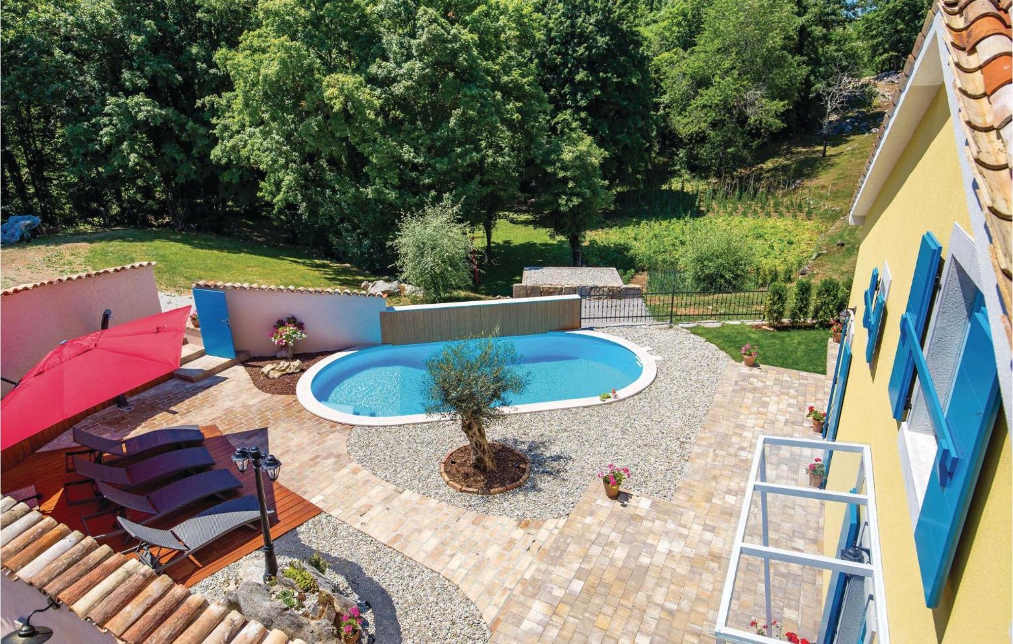 Stunning Home In Jurdani With Wifi Mucici Kültér fotó
