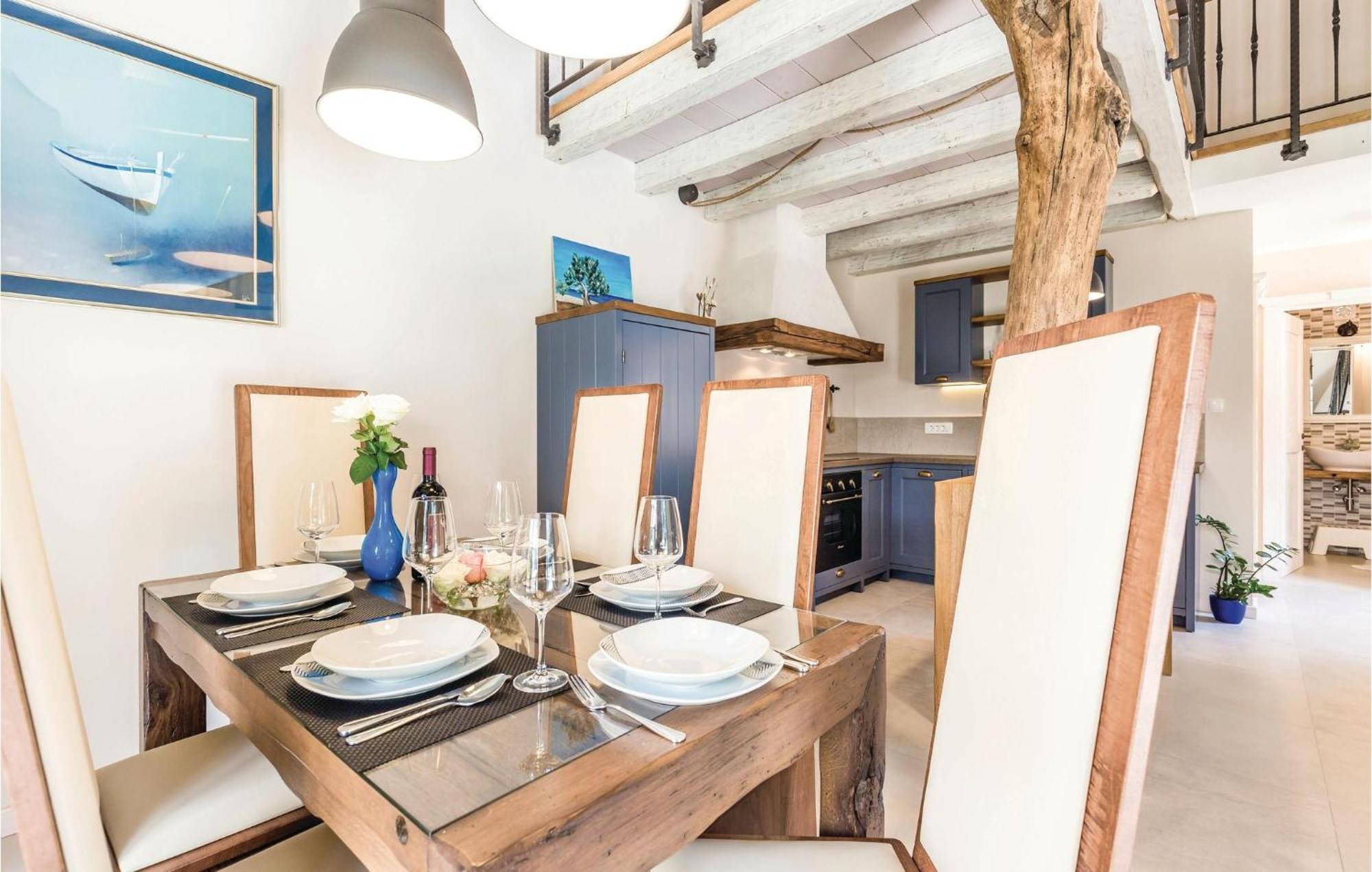 Stunning Home In Jurdani With Wifi Mucici Kültér fotó